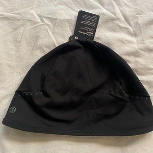 NWT lululemon Cold Terrain Beanie in Black